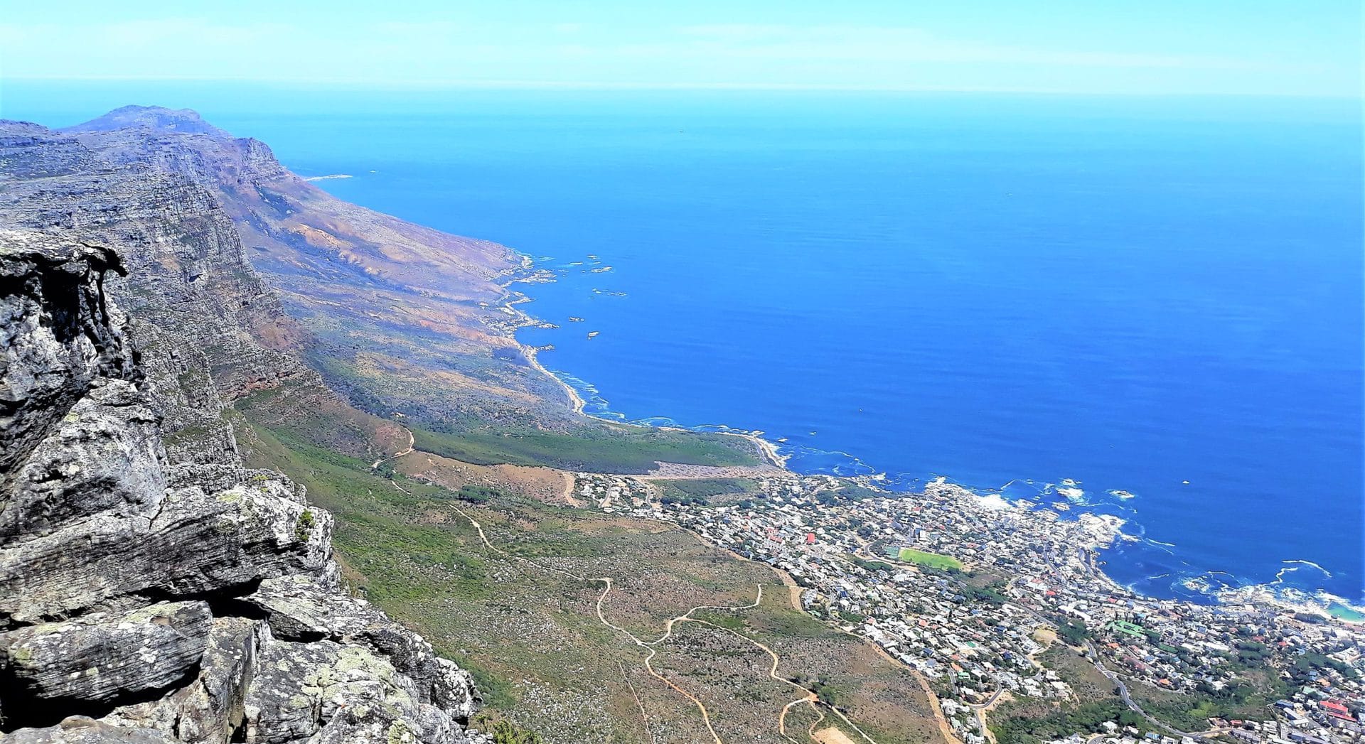 Blick vom Tafelberg auf das letzte Stück der Cape Town Cycle Tour
